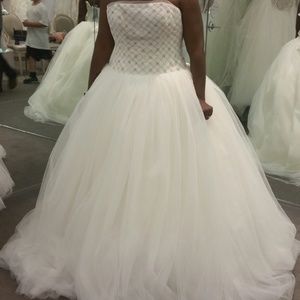 Vera Wang Dress and Preservation Box